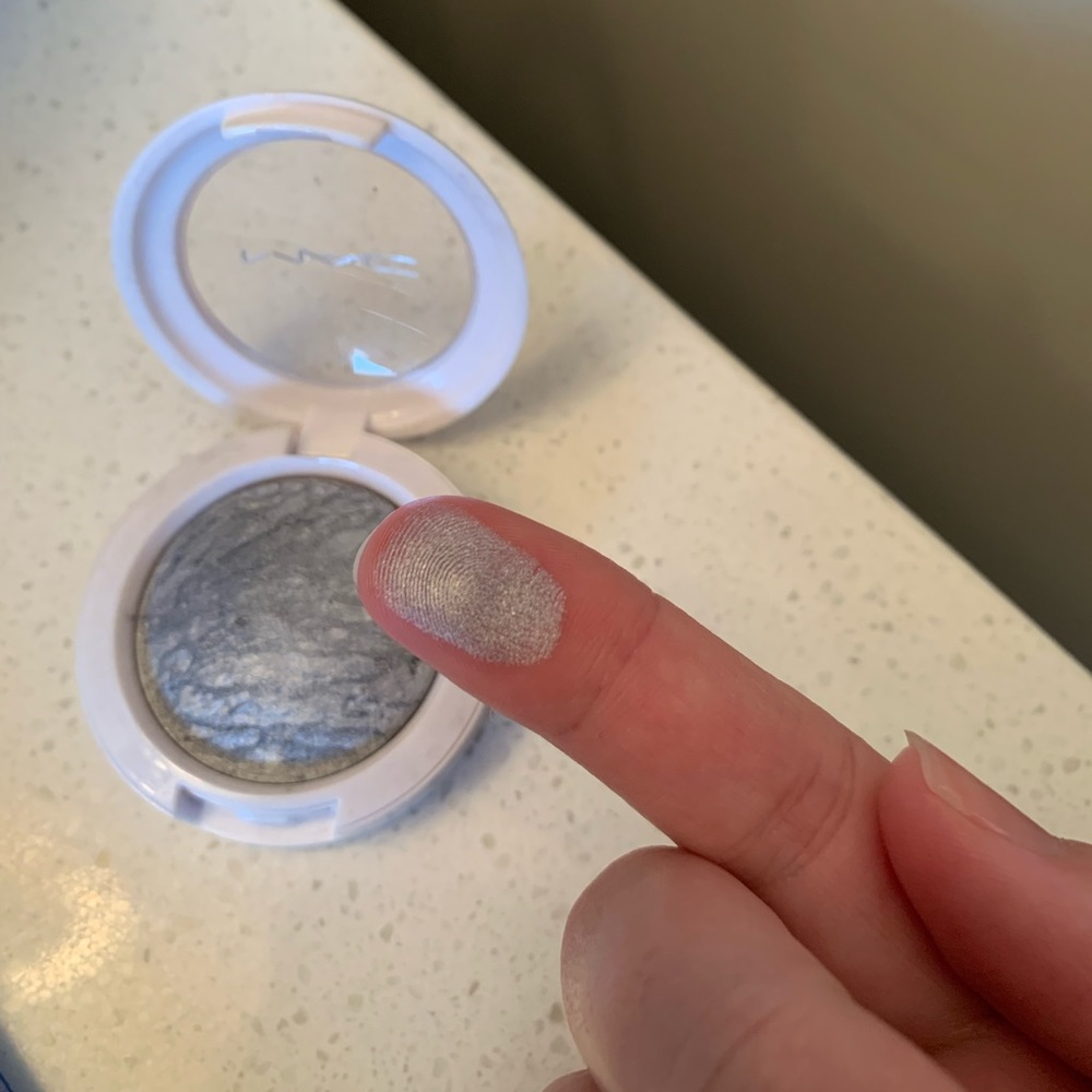 MAC Frozen Blue eyeshadow limited edition